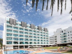 Buche jetzt deinen Traumurlaub im Hotel Luxor in  ➝ schon ab 706 €!