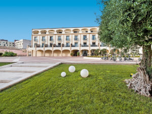 Buche jetzt deinen Traumurlaub im Hotel Mahara in  ➝ schon ab 758 €!