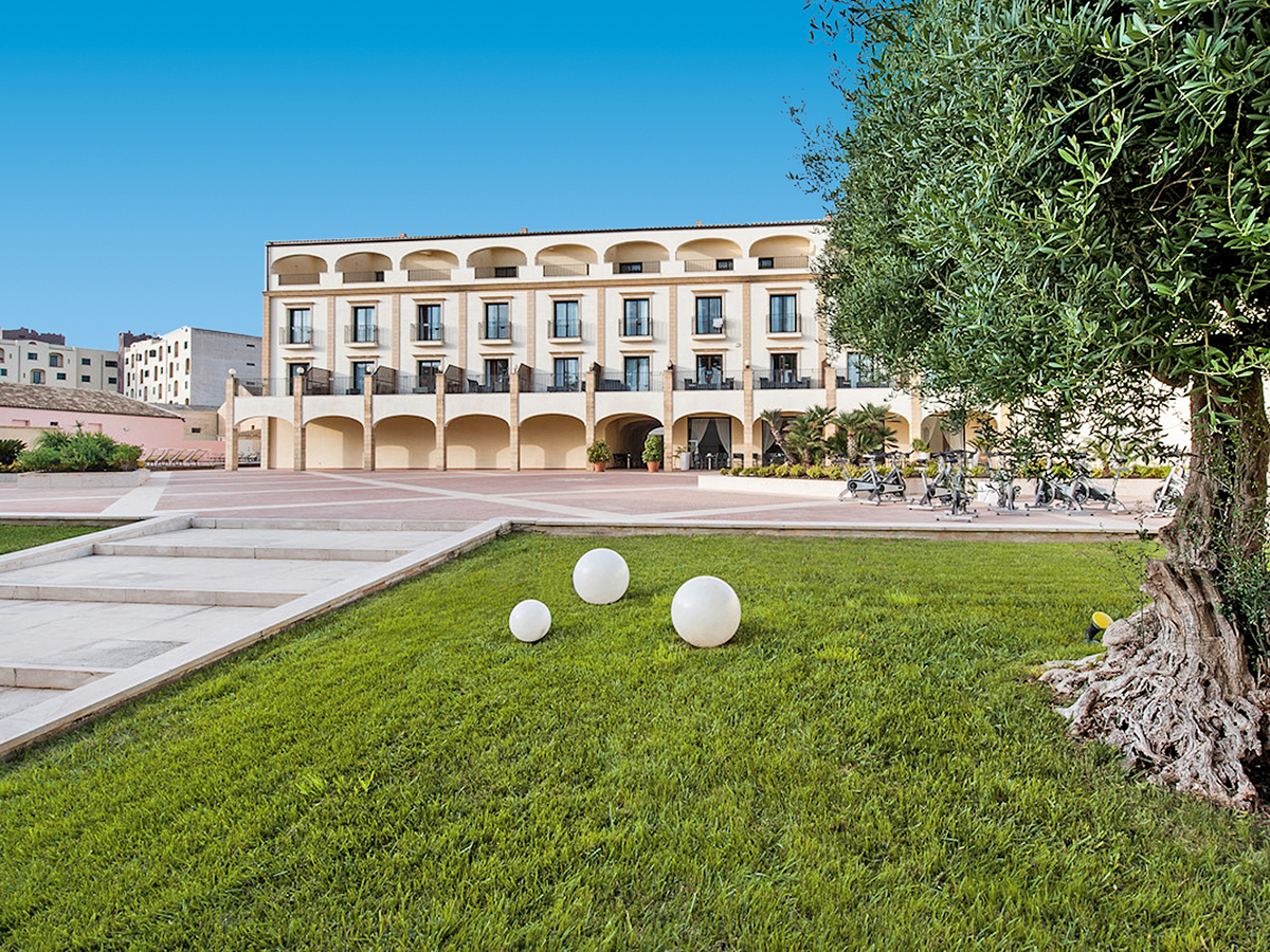 Buche jetzt deinen Traumurlaub im Hotel Mahara in  ➝ schon ab 758 €!