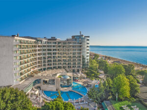 Buche jetzt deinen Traumurlaub im Hotel Marina Grand Beach in  ➝ schon ab 603 €!