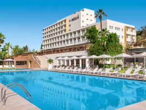 Buche jetzt deinen Traumurlaub im Hotel Melia Lloret de Mar in  ➝ schon ab 587 €!