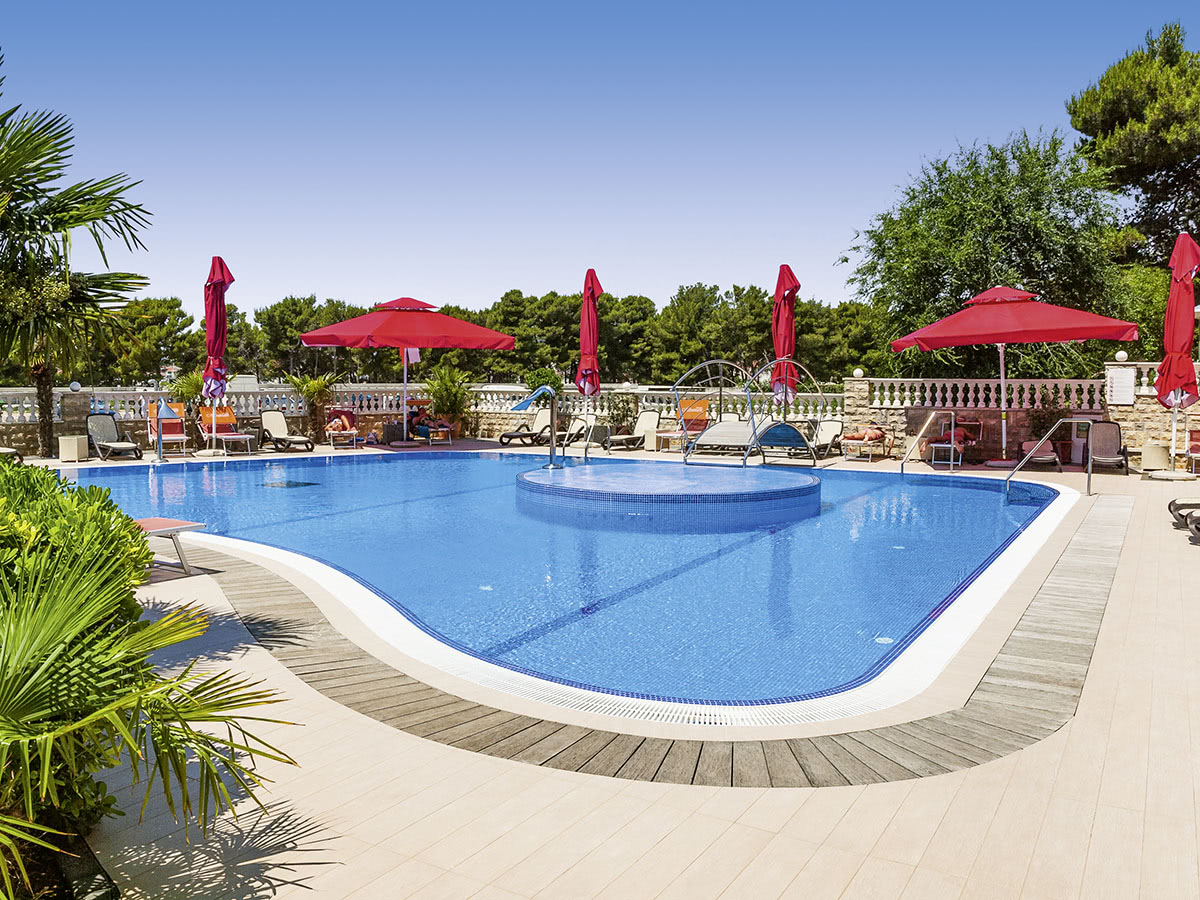 Buche jetzt deinen Traumurlaub im Hotel Miramare in  ➝ schon ab 854 €!