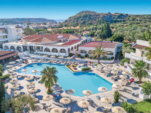 Buche jetzt deinen Traumurlaub im Hotel Niriides in  ➝ schon ab 863 €!