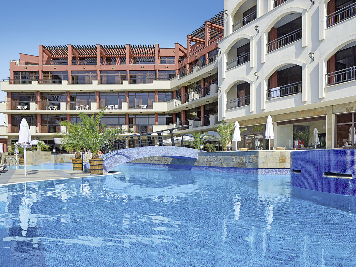 Buche jetzt deinen Traumurlaub im Hotel Nobel in  ➝ schon ab 676 €!