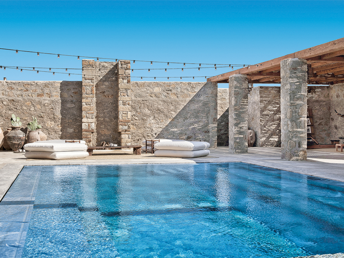 Buche jetzt deinen Traumurlaub im Hotel Nomad in  ➝ schon ab 2447 €!