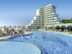 Buche jetzt deinen Traumurlaub im Hotel Nona Beach in  ➝ schon ab 567 €!