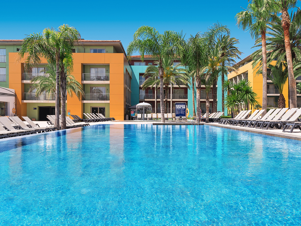 Buche jetzt deinen Traumurlaub im Hotel Occidental Menorca in  ➝ schon ab 802 €!