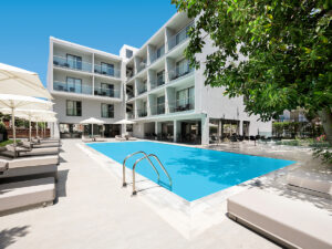 Buche jetzt deinen Traumurlaub im Hotel October Downtown Rooms in  ➝ schon ab 817 €!