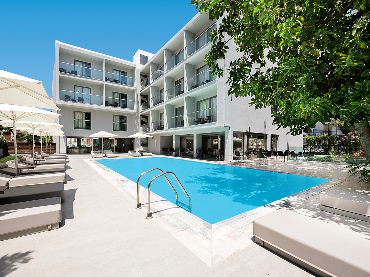 Buche jetzt deinen Traumurlaub im Hotel October Downtown Rooms in  ➝ schon ab 817 €!