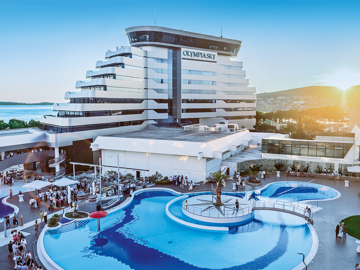 Buche jetzt deinen Traumurlaub im Hotel Olympia Sky in  ➝ schon ab 701 €!