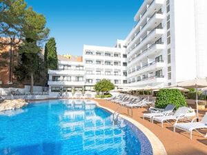 Buche jetzt deinen Traumurlaub im Hotel Ona Palmira Paguera in  ➝ schon ab 583 €!