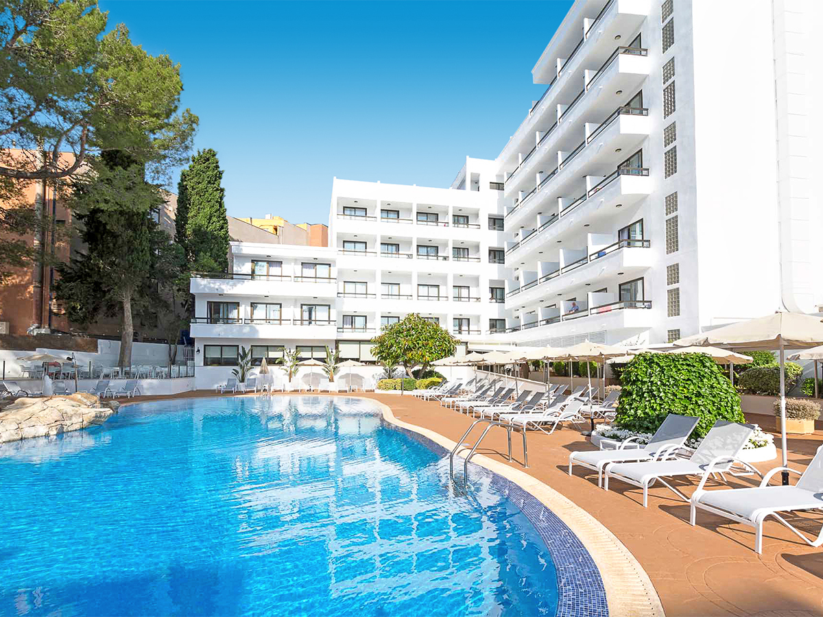 Buche jetzt deinen Traumurlaub im Hotel Ona Palmira Paguera in  ➝ schon ab 583 €!