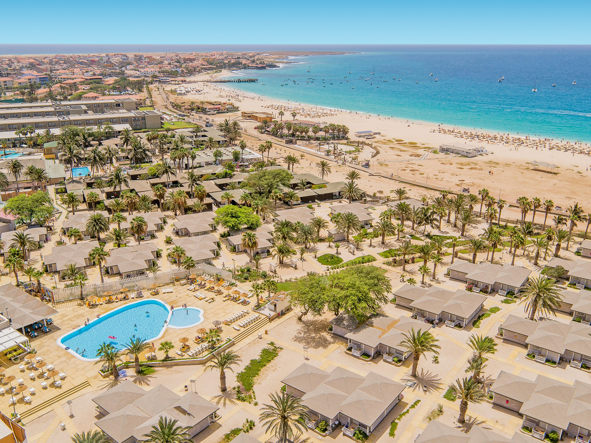 Buche jetzt deinen Traumurlaub im Hotel Oásis Belorizonte in  ➝ schon ab 1033 €!