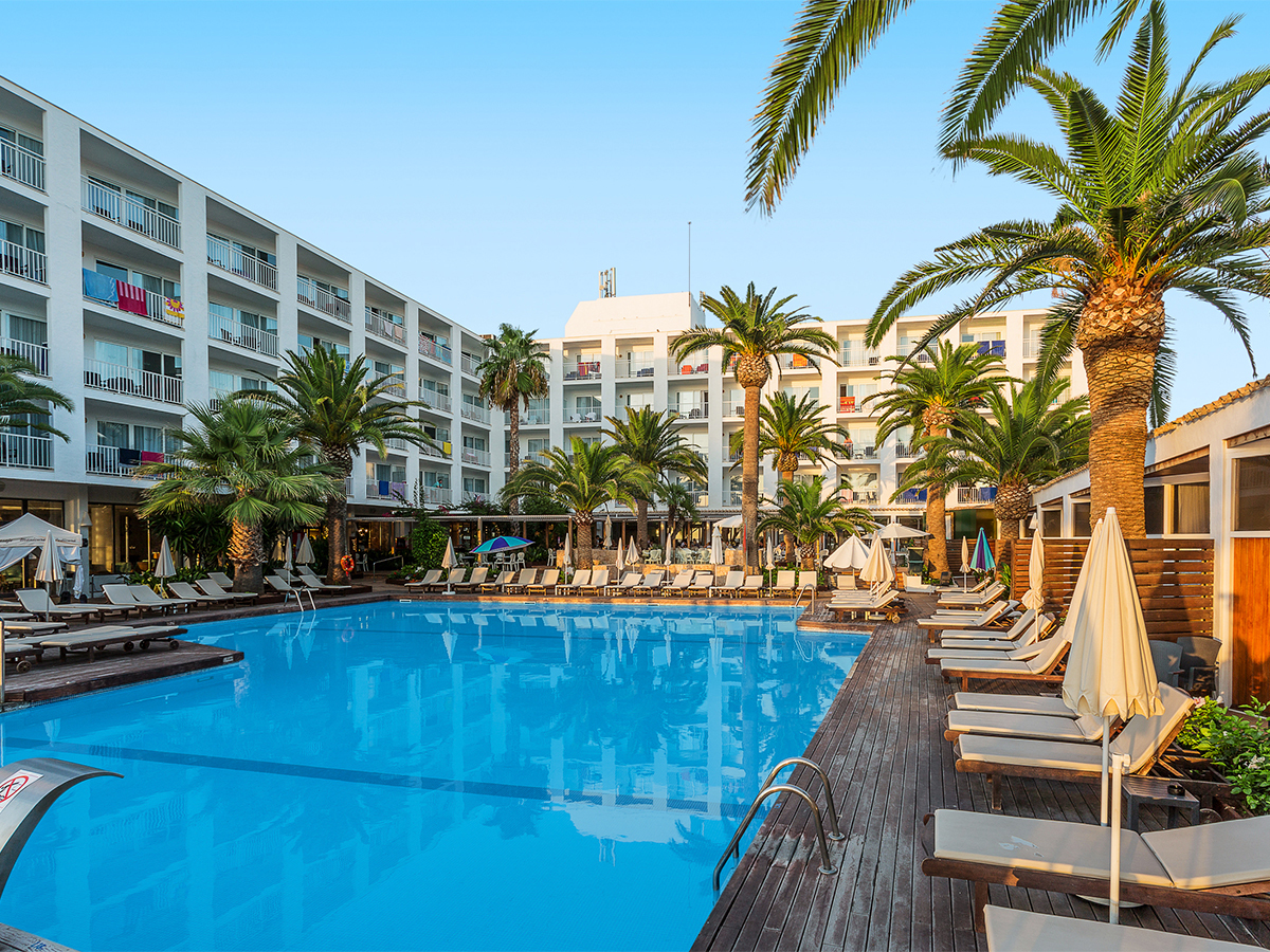 Buche jetzt deinen Traumurlaub im Hotel Palladium Palmyra in  ➝ schon ab 1340 €!