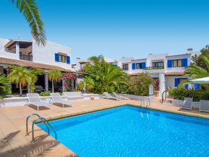 Buche jetzt deinen Traumurlaub im Hotel Paraiso de los Pinos in  ➝ schon ab 1577 €!