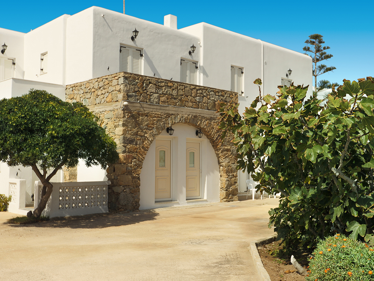 Buche jetzt deinen Traumurlaub im Hotel Peter's Studios in  ➝ schon ab 795 €!