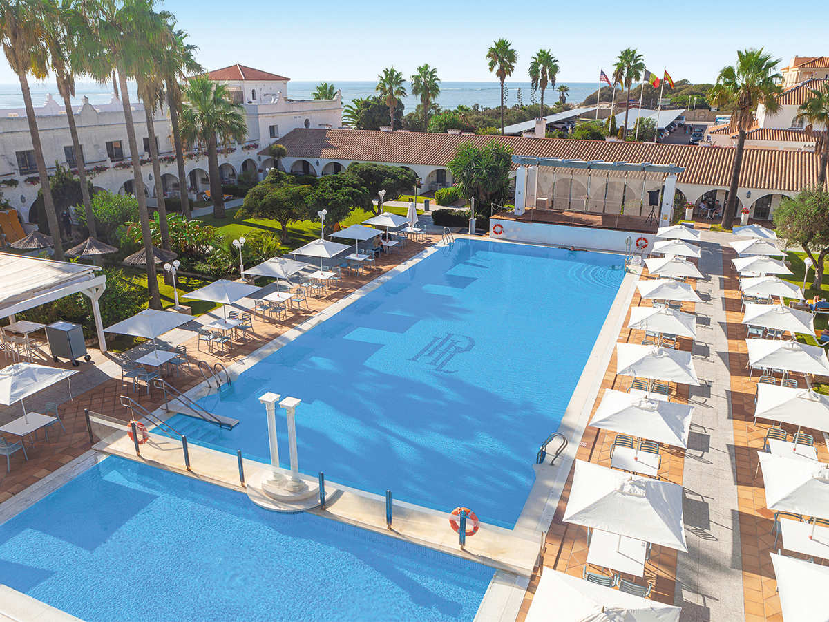 Buche jetzt deinen Traumurlaub im Hotel Playa de la Luz in  ➝ schon ab 814 €!