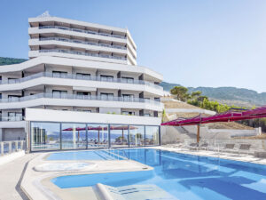 Buche jetzt deinen Traumurlaub im Hotel Plaza Duce in  ➝ schon ab 1007 €!