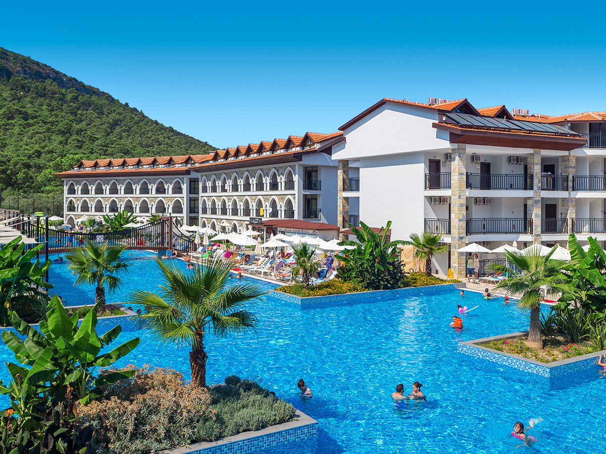 Buche jetzt deinen Traumurlaub im Hotel Ramada Resort Akbük in  ➝ schon ab 595 €!