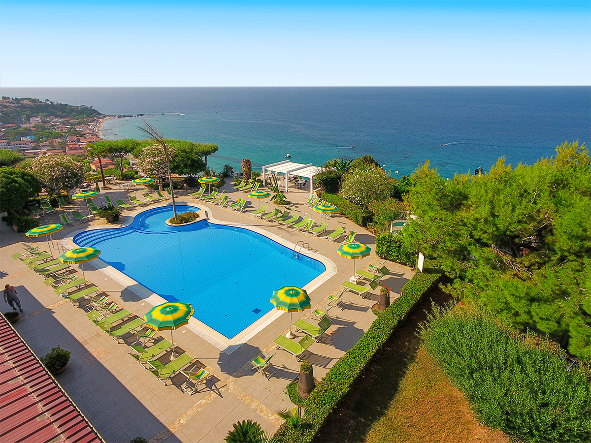 Buche jetzt deinen Traumurlaub im Hotel Residence Sciaron in  ➝ schon ab 653 €!