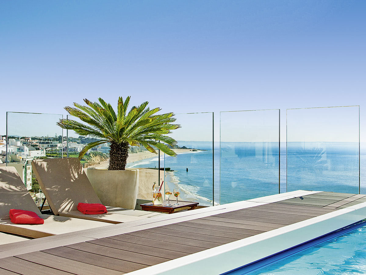 Buche jetzt deinen Traumurlaub im Hotel Rocamar in  ➝ schon ab 1273 €!