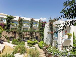 Buche jetzt deinen Traumurlaub im Hotel Royal Asarlik Beach in  ➝ schon ab 745 €!