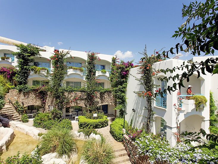 Buche jetzt deinen Traumurlaub im Hotel Royal Asarlik Beach in  ➝ schon ab 745 €!