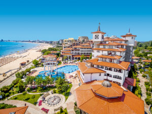 Buche jetzt deinen Traumurlaub im Hotel Royal Palace Helena Sands in  ➝ schon ab 674 €!