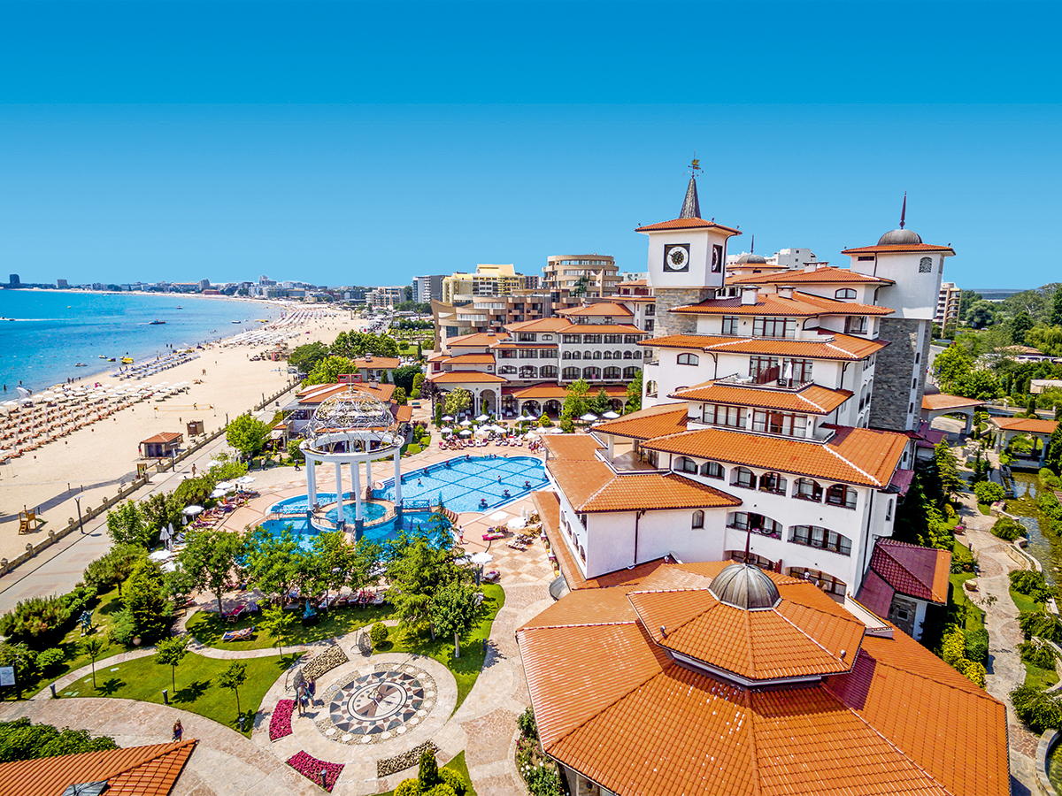 Buche jetzt deinen Traumurlaub im Hotel Royal Palace Helena Sands in  ➝ schon ab 674 €!