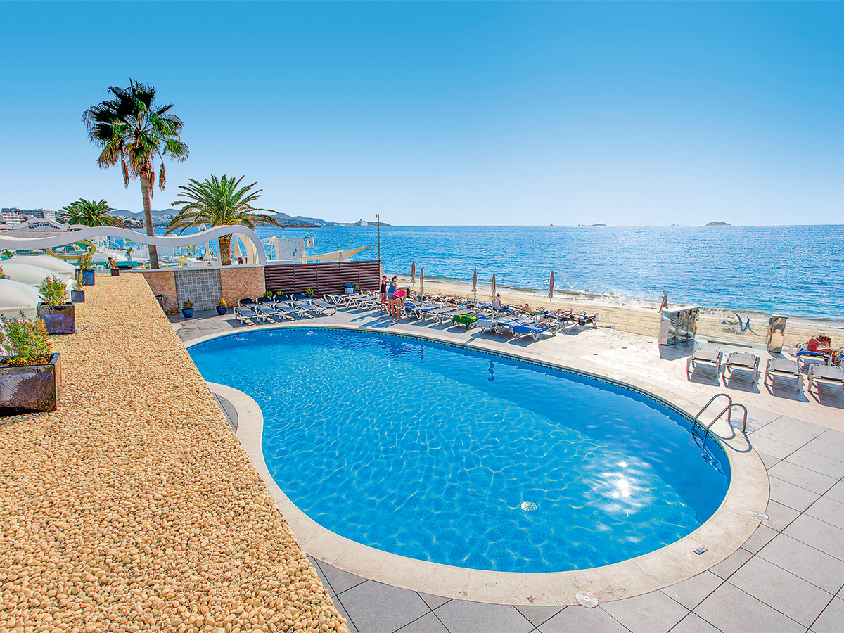 Buche jetzt deinen Traumurlaub im Hotel Sal Rossa in  ➝ schon ab 894 €!