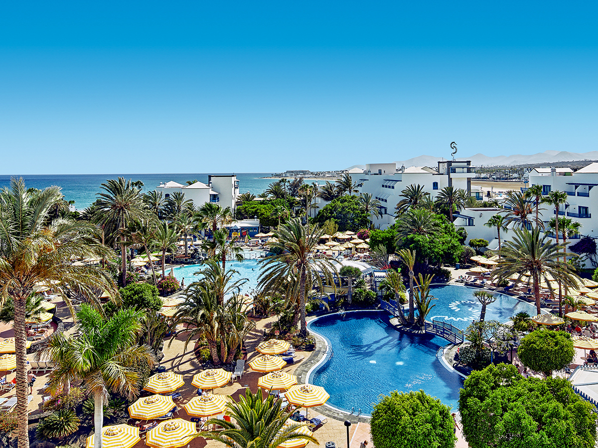 Buche jetzt deinen Traumurlaub im Hotel Seaside Los Jameos in  ➝ schon ab 967 €!