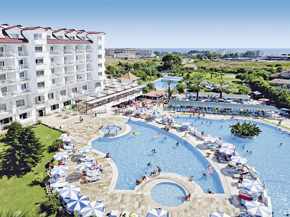 Buche jetzt deinen Traumurlaub im Hotel Serenis in  ➝ schon ab 626 €!