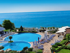 Buche jetzt deinen Traumurlaub im Hotel Sineva Beach in  ➝ schon ab 754 €!