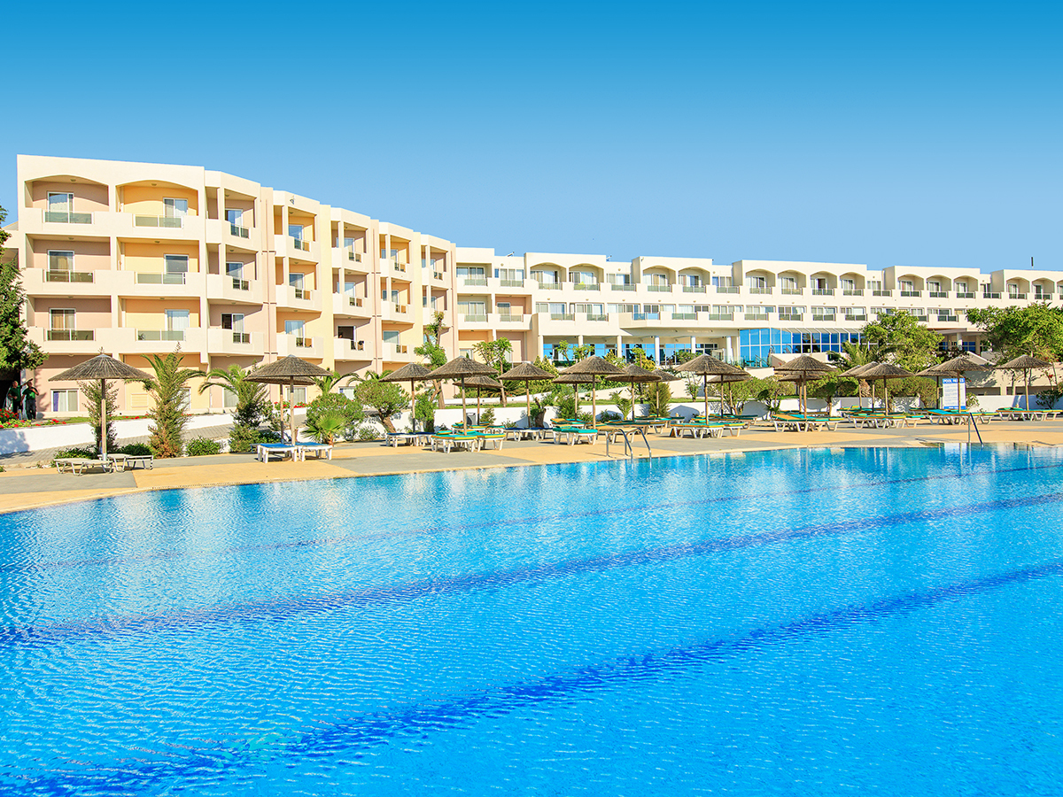 Buche jetzt deinen Traumurlaub im Hotel Sovereign Beach in  ➝ schon ab 842 €!