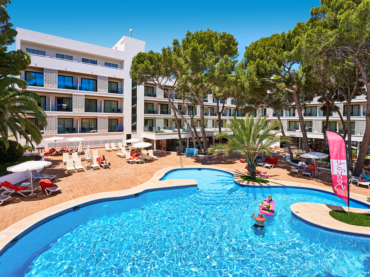 Buche jetzt deinen Traumurlaub im Hotel & Spa S'Entrador Playa in  ➝ schon ab 1011 €!