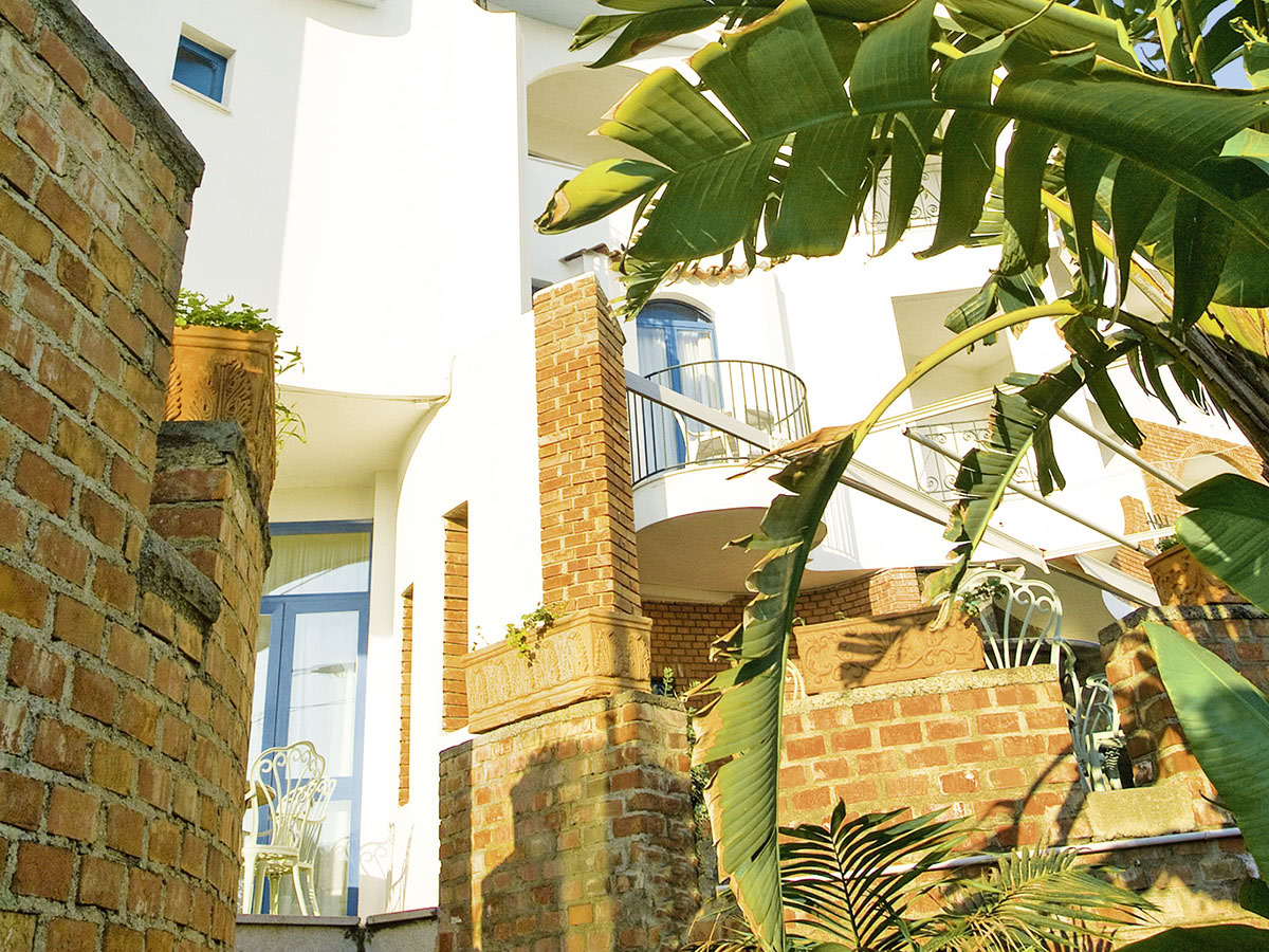 Buche jetzt deinen Traumurlaub im Hotel Sporting Baia in  ➝ schon ab 874 €!