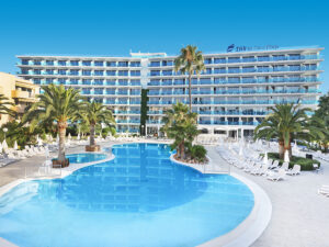 Buche jetzt deinen Traumurlaub im Hotel THB Sa Coma Platja in  ➝ schon ab 740 €!