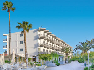 Buche jetzt deinen Traumurlaub im Hotel The Grove Seaside in  ➝ schon ab 768 €!