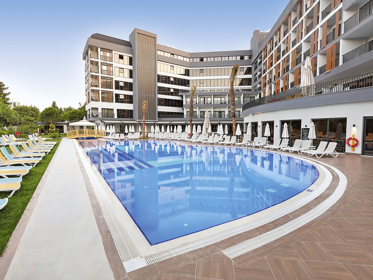 Buche jetzt deinen Traumurlaub im Hotel The Raga Side – à la carte Dining in ➝ schon ab 1067 €!