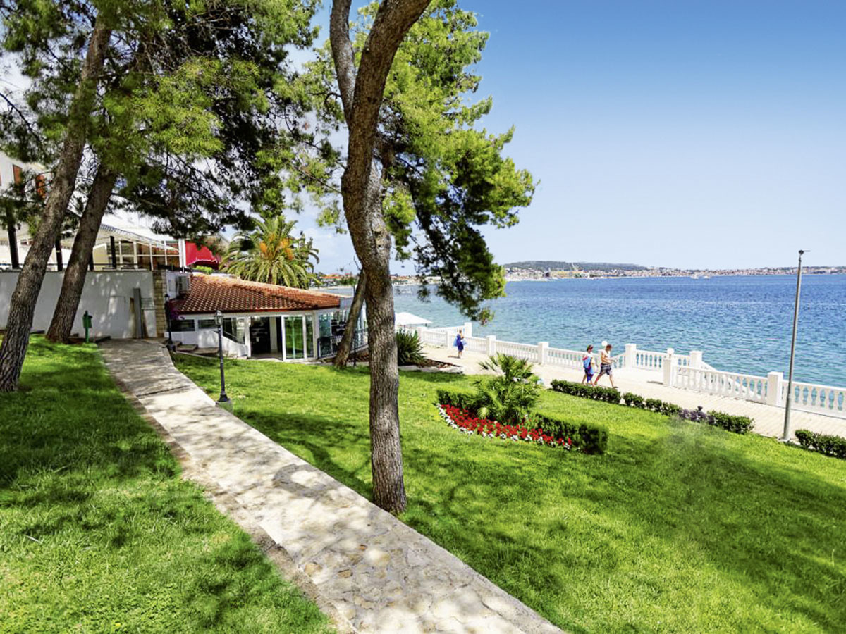 Buche jetzt deinen Traumurlaub im Hotel Val in  ➝ schon ab 695 €!