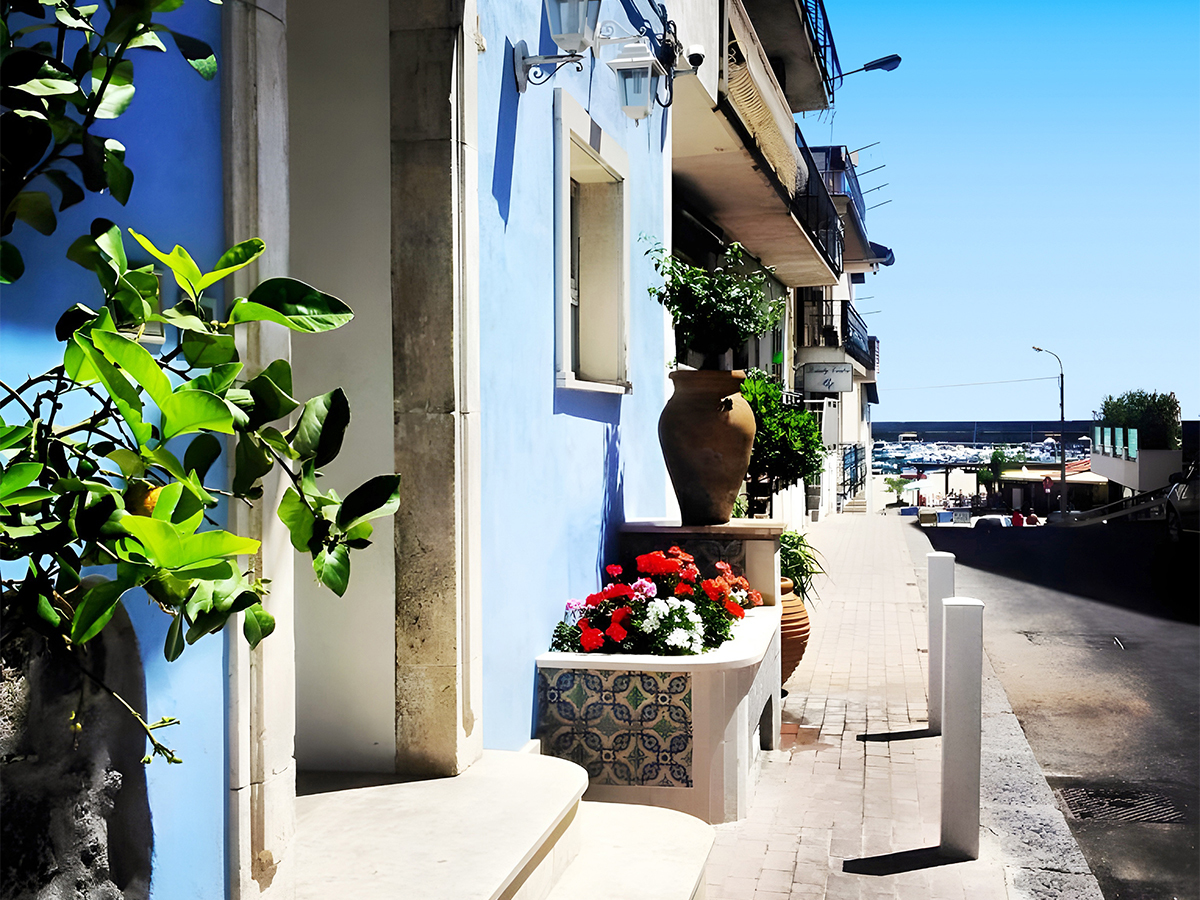 Buche jetzt deinen Traumurlaub im Hotel Villa Nefele in  ➝ schon ab 711 €!