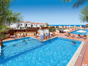 Buche jetzt deinen Traumurlaub im Hotel VillaAdeje Beach in  ➝ schon ab 791 €!