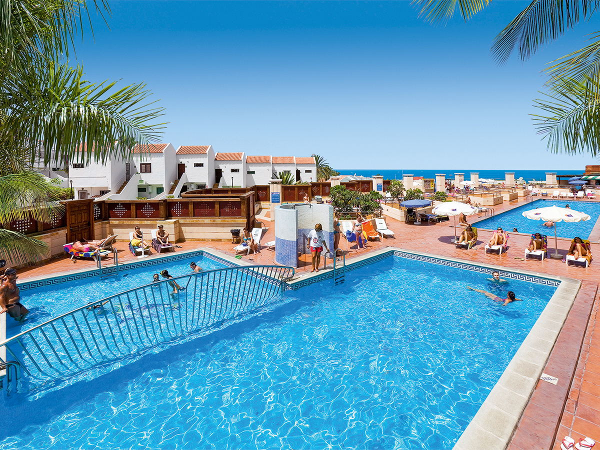 Buche jetzt deinen Traumurlaub im Hotel VillaAdeje Beach in  ➝ schon ab 791 €!