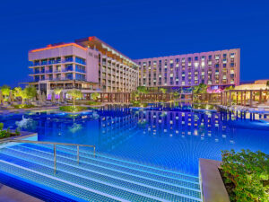 Buche jetzt deinen Traumurlaub im Hotel W Muscat in  ➝ schon ab 1301 €!