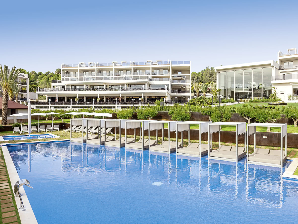 Buche jetzt deinen Traumurlaub im Hotel ZafiroPalace Palmanova in  ➝ schon ab 1283 €!