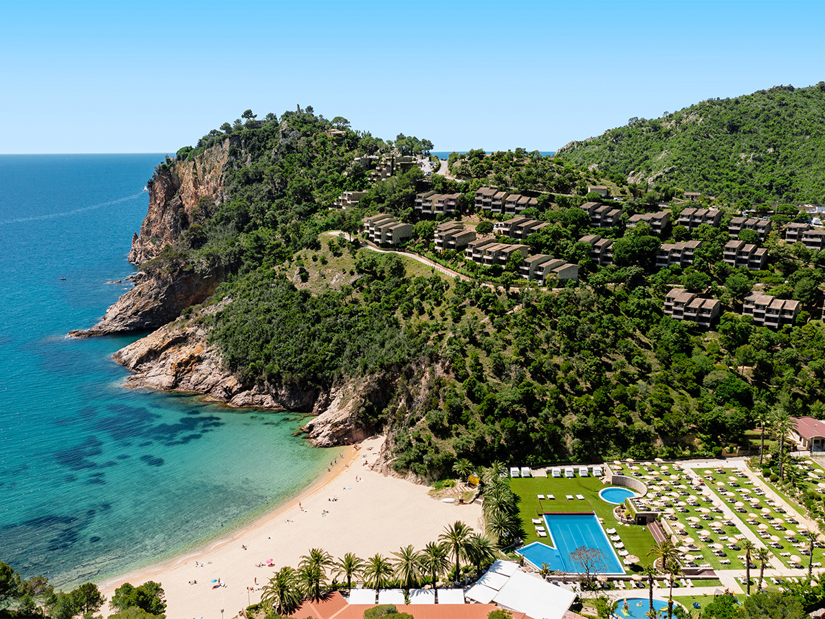 Buche jetzt deinen Traumurlaub im Hotel Zel Costa Brava in  ➝ schon ab 1024 €!