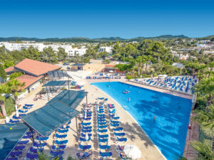 Buche jetzt deinen Traumurlaub im Hotel azuline Bergantin in  ➝ schon ab 789 €!