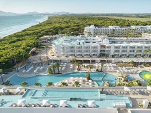 Buche jetzt deinen Traumurlaub im Iberostar Sel Albufera Pl in  ➝ schon ab 1311 €!