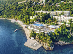 Buche jetzt deinen Traumurlaub im Iberostar Waves Herceg Novi in  ➝ schon ab 1243 €!