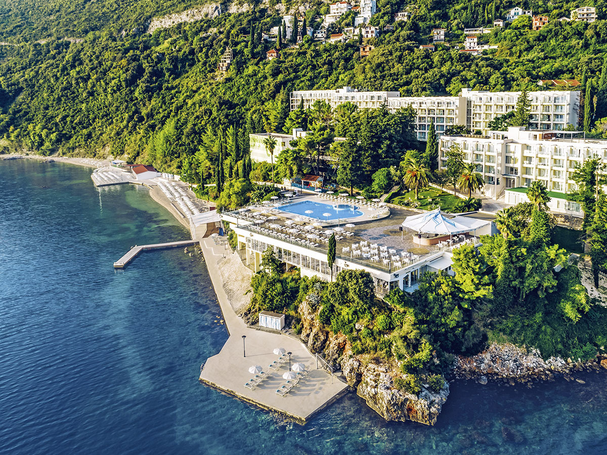 Buche jetzt deinen Traumurlaub im Iberostar Waves Herceg Novi in  ➝ schon ab 1243 €!